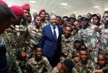 Photo of Somali Cumhurbaşkanı Mahmud, Isparta’daki Somalili askerleri ziyaret etti