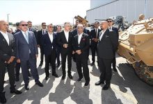 Photo of Bakan Akar ve Malezya Kralı Sultan Abdullah Şah, FNSS üretim tesislerini ziyaret etti
