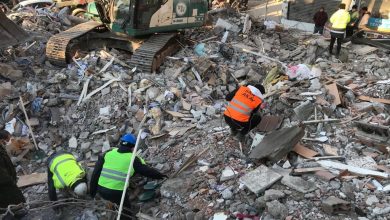 Photo of SAR AKAY, 24 yıllık tecrübesiyle depremzedelere yardım ediyor