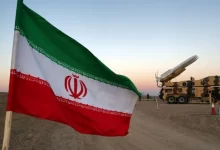 Photo of İran yeni balistik füzesini tanıttı