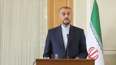 Photo of İran Dışişleri Bakanlığı: “ABD, İsrail’e yasaklı silahlar gönderiyor”