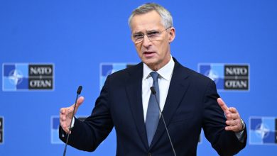 Photo of Stoltenberg: “Rus savunmasını aşmanın tek yolu savaş uçakları”