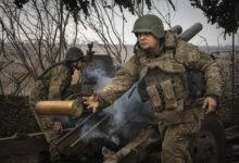 Photo of Ukrayna: “Yaklaşık 25 bin Rus askeri stratejik bir bölgeye saldırmaya çalışıyor”