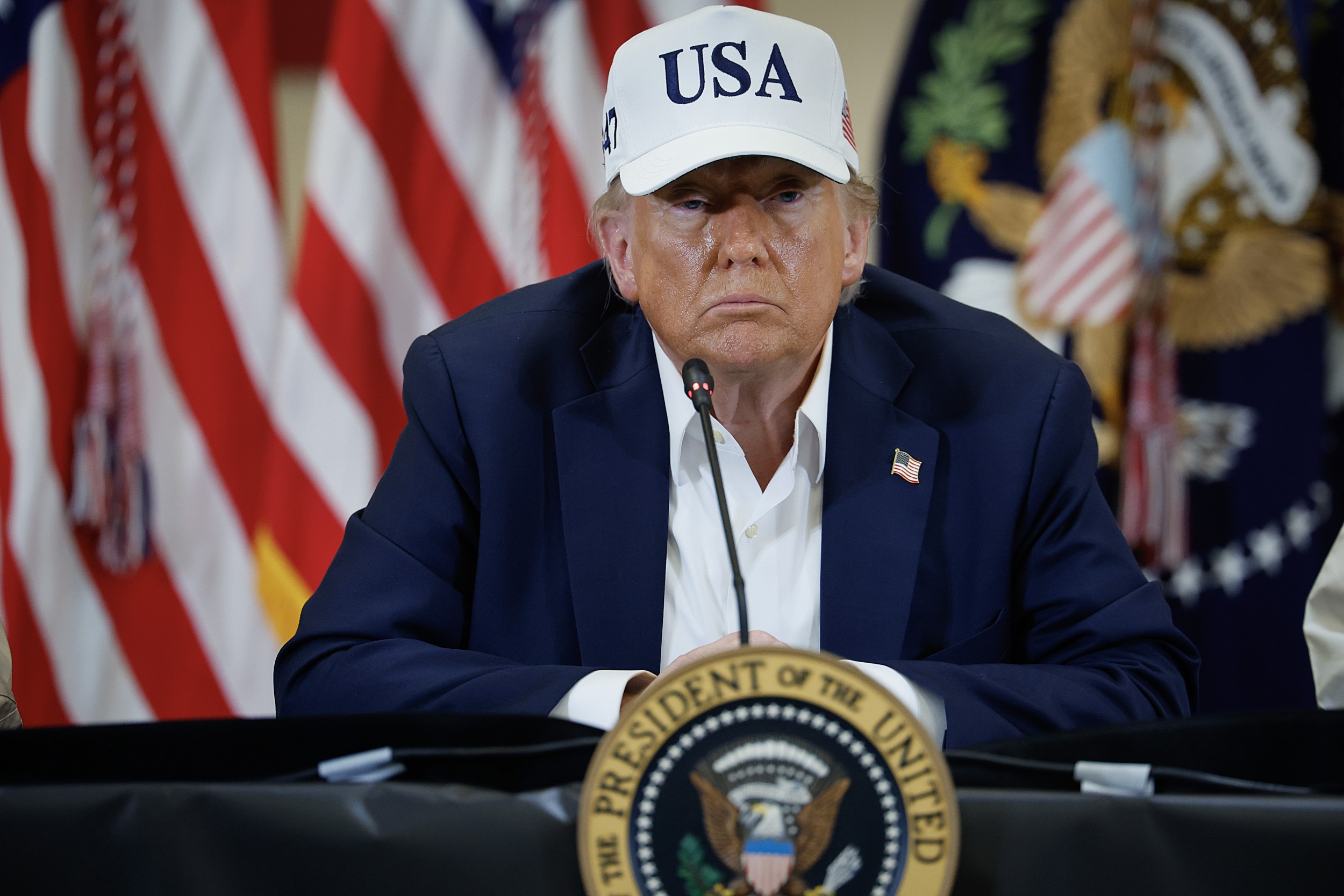 Trump, ABD Savunma Bakanlığının adını “Savaş Bakanlığı” olarak değiştirebileceğini söyledi