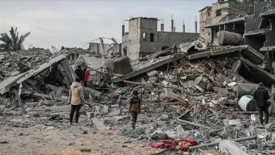 Photo of BM: “Filistinli aileler uçurumun kenarında”