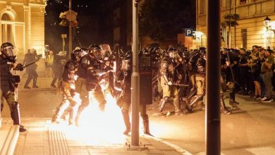 Photo of Sırbistan’da protestolar tırmanıyor: Vucic iç savaş uyarısı yaptı, Rusya destek verdi