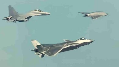 Photo of Çin’in GJ-11 “Xuanlong” insansız savaş uçağı, J-20 ile birlikte uçtu