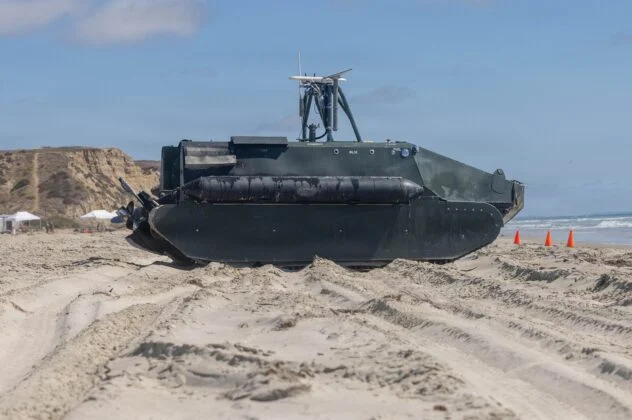 ABD yeni bir insansız amfibi kara aracını test ediyor