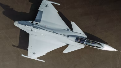 Photo of Brezilya için geliştirilen ilk çift koltuklu Gripen F tanıtıldı