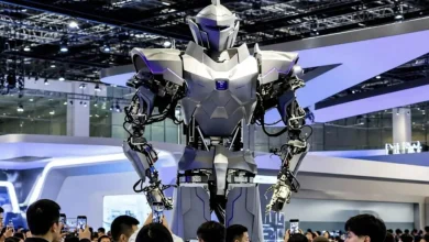 Photo of Çin, 500 kg taşıyabilen 4 metrelik robotunu tanıttı